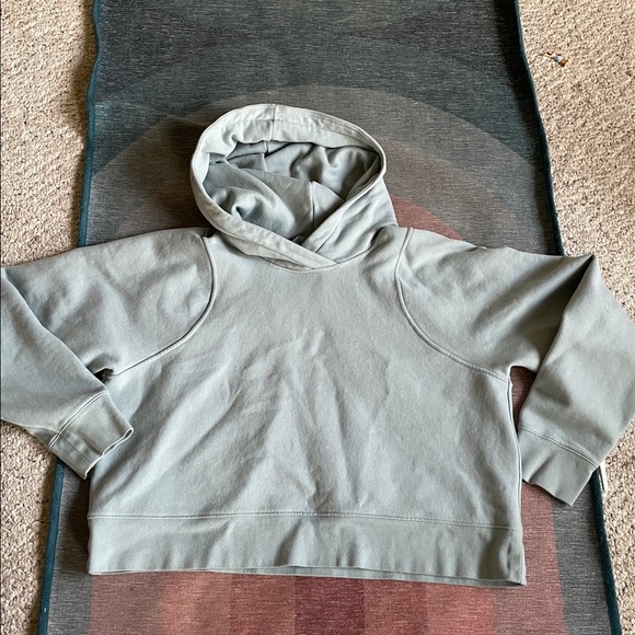 Lululemon Loungeful Cropped Hoodie - Picture 7 of 11